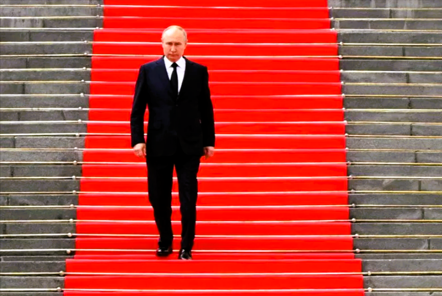 Putin in Todesangst - Er traut nicht einmal mehr seinen engsten Vertrauten! Paranoia immer schlimmer